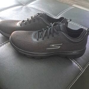 New Women's skechers go walk/ slip on / nothing to tie / ultra go / size 9.5